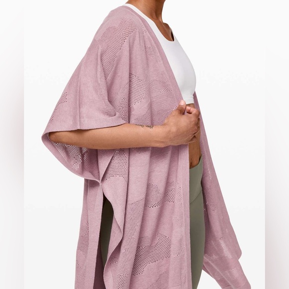 Lululemon Find Your Light Wrap - Picture 3 of 6